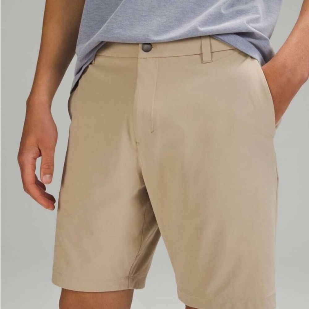 LULULEMON Commission Classic Fit Short 9” Size 34 khaki (trench) NWT